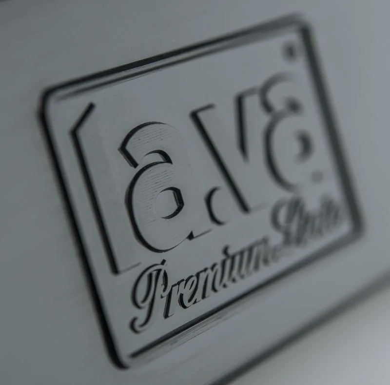 8_3 LaVa V.300 BLACK Vakuumiergerät - Premium Logo Schriftzug